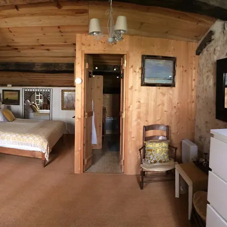 ラ メゾン コリーヌ ゲストハウス 4*