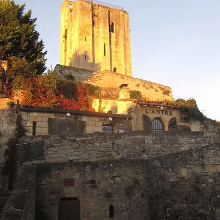 ゲストハウス ラ メゾン コリーヌ 4*