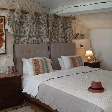 ゲストハウス ラ メゾン コリーヌ 4*